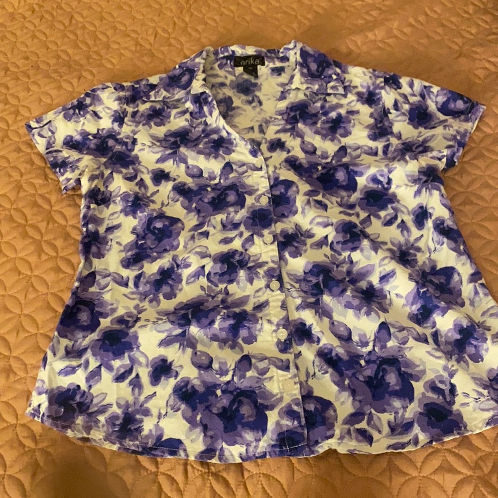 Purple flower shirt, size medium